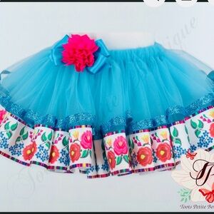 ENCANTO Tutu & Bow. Like new- Worn only once.